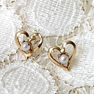 14K Gold Heart Stud Earrings with Pearl
